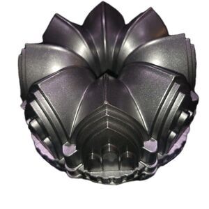 Nordic Ware Cathedral Bundt Pan - 10 C Heavy Cast Aluminum - Excellent Condition
